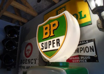1940s-wayne-petrol-pump