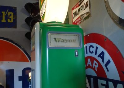 1940s-wayne-petrol-pump