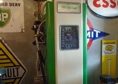 1940s-wayne-petrol-pump