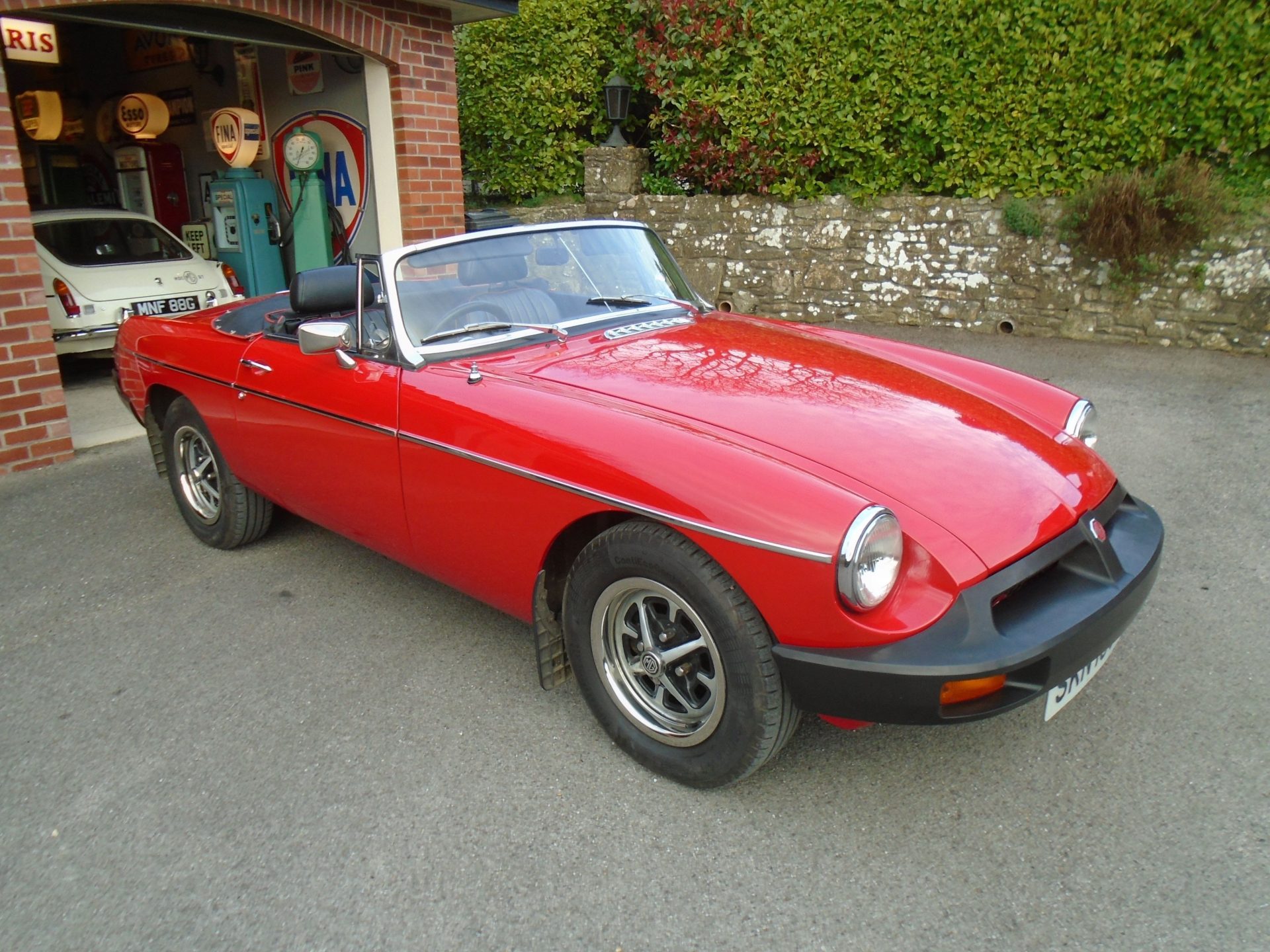 1977 MGB Roadster with Overdrive 1977 MGB Roadster with Overdrive